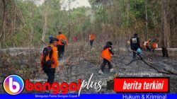 Cegah Kebakaran Hutan Meluas Aparat Sigap Padamkan Api di Pegunungan Batu Hitam Nuhon